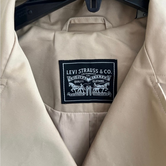 Levi’s trench coat - Picture 2 of 3